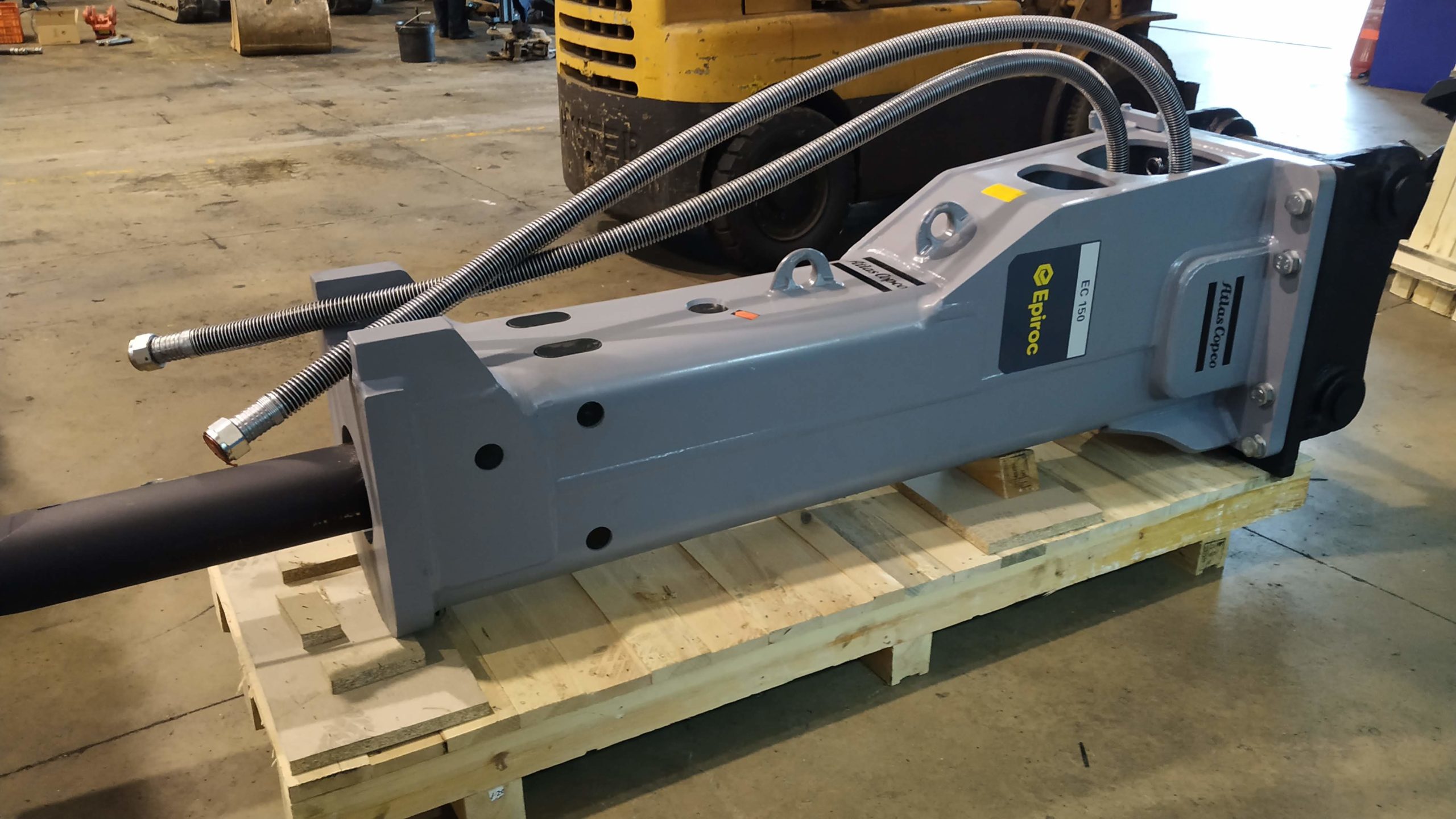 Noticias Tecomahi, Entrega martillo EPIROC EC150T, Tecomahi Maquinaria de ocasión